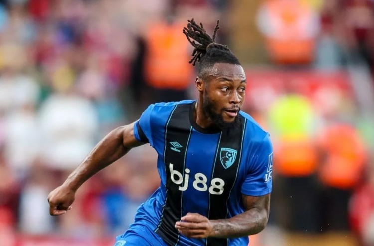 回声报：涉嫌种族歧视塞梅尼奥的男子已经被捕，他在英国将被禁足