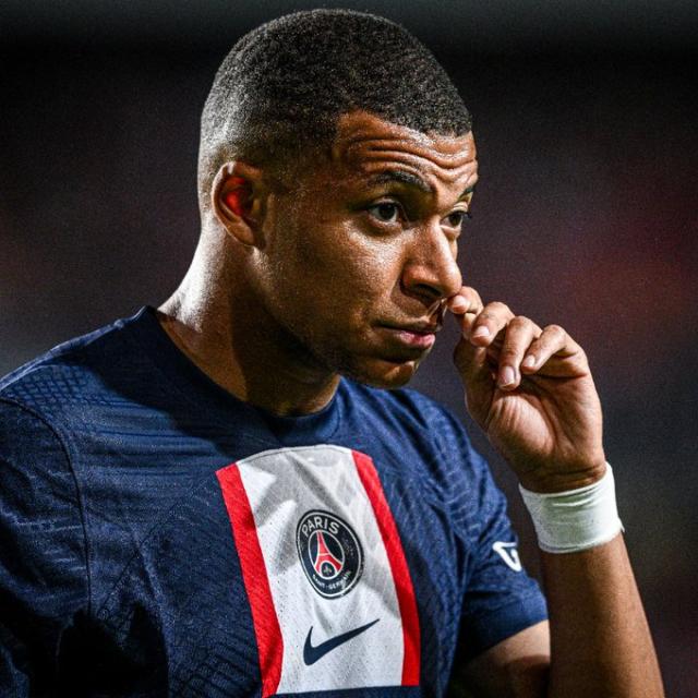 开云体育官网-姆巴佩叕思动，牵扯坎波斯，全透明巴黎无奈更无能？