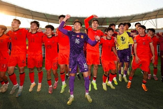 开云体最在线新网址-22年首入决赛！越媒：中国足球放弃“捷径”，放弃归化押宝本土|阿联酋|U23|中国队|越南|艾克森_新浪体育_新浪新闻