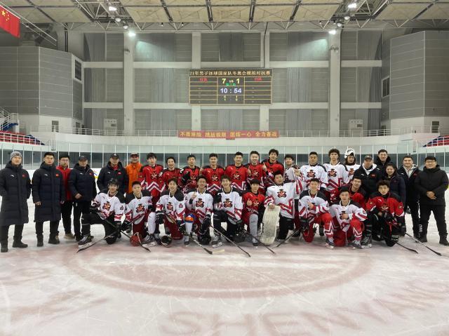 【冬奥·人物】英如镝：从失利中成长 让冰球不再冷门